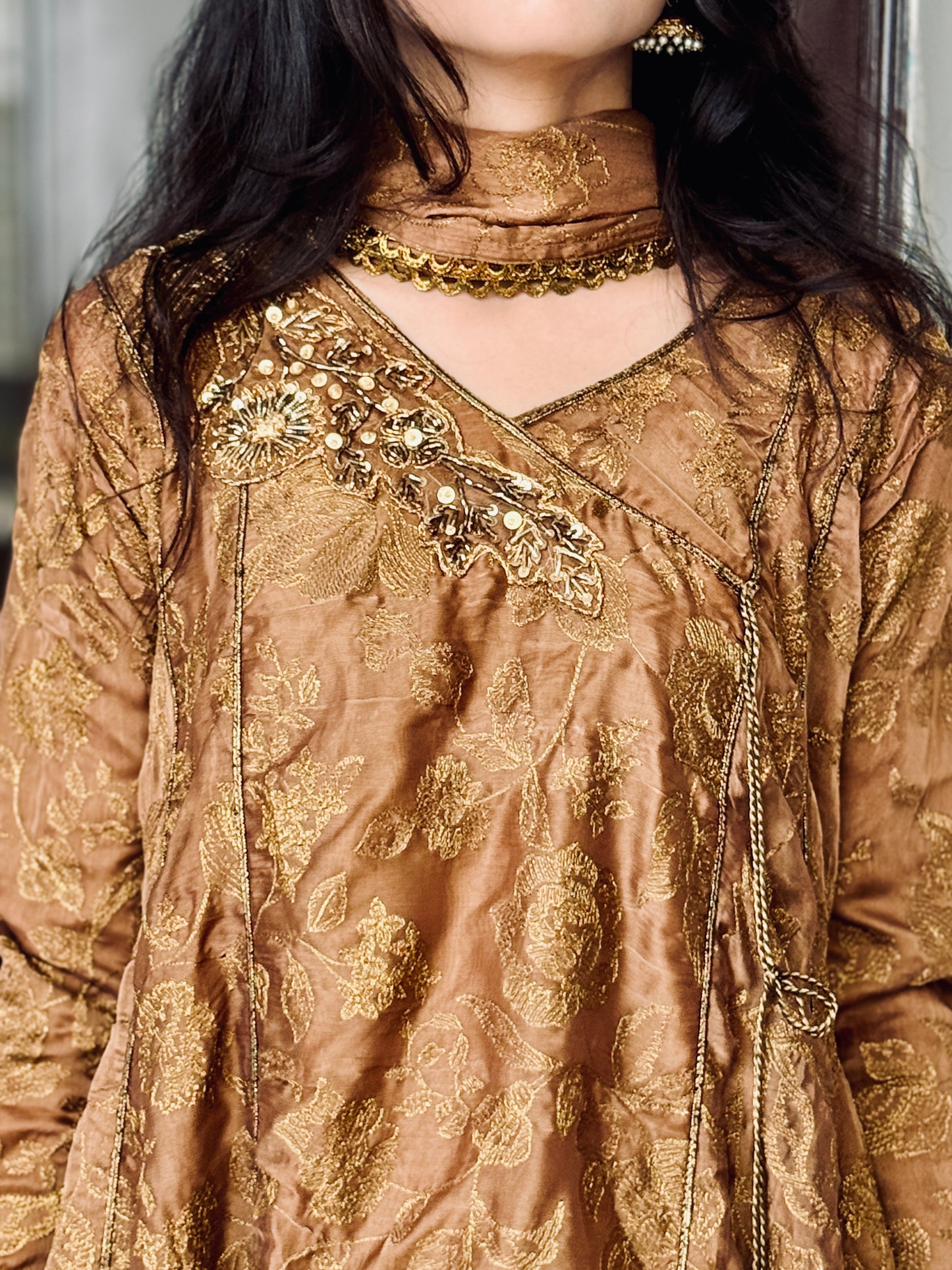 RAQS E GUL|SILK LUXURIOUS EMBROIDERED FROCK WITH EMBROIDERED SLEEVES WITH BEAUTIFULL DAMAN PATTI|JAMAWAR TROUSER|SILK EMBROIDERED DUPATTA MMG-799