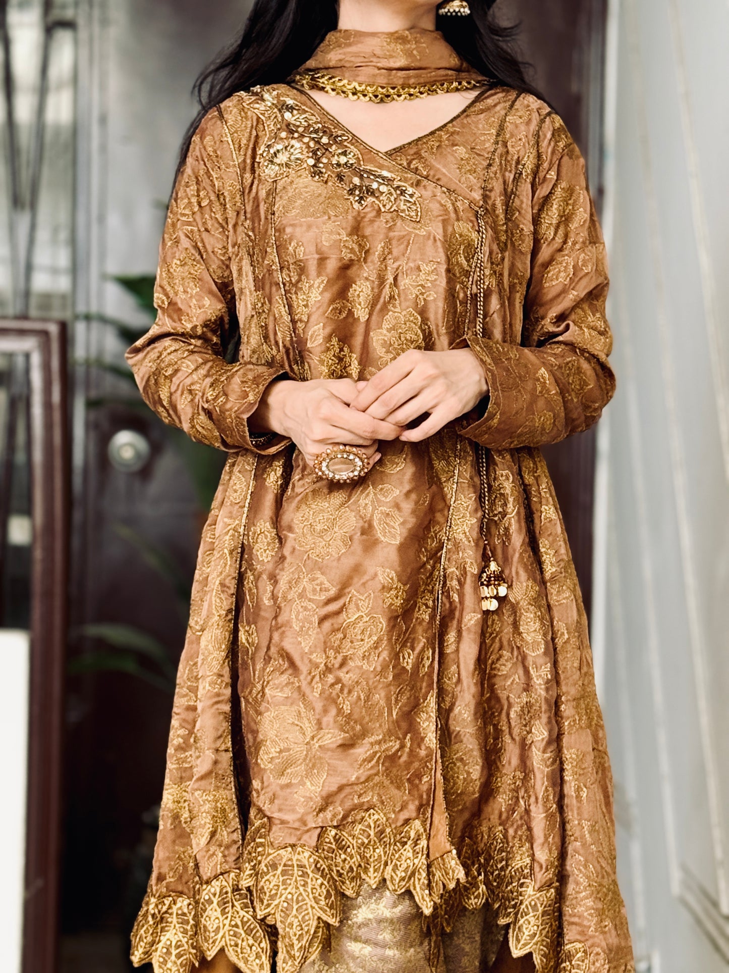 RAQS E GUL|SILK LUXURIOUS EMBROIDERED FROCK WITH EMBROIDERED SLEEVES WITH BEAUTIFULL DAMAN PATTI|JAMAWAR TROUSER|SILK EMBROIDERED DUPATTA MMG-799