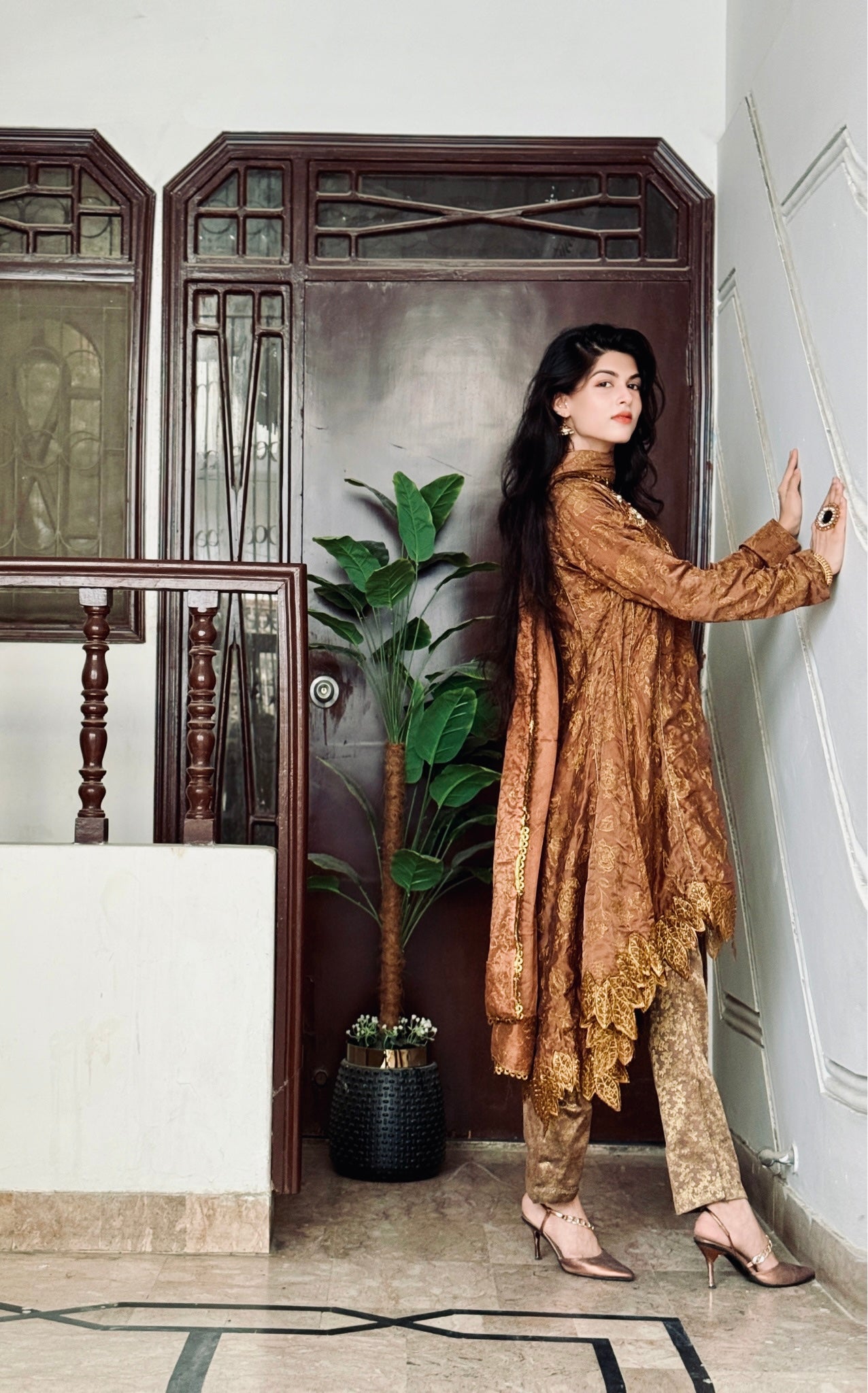 RAQS E GUL|SILK LUXURIOUS EMBROIDERED FROCK WITH EMBROIDERED SLEEVES WITH BEAUTIFULL DAMAN PATTI|JAMAWAR TROUSER|SILK EMBROIDERED DUPATTA MMG-799