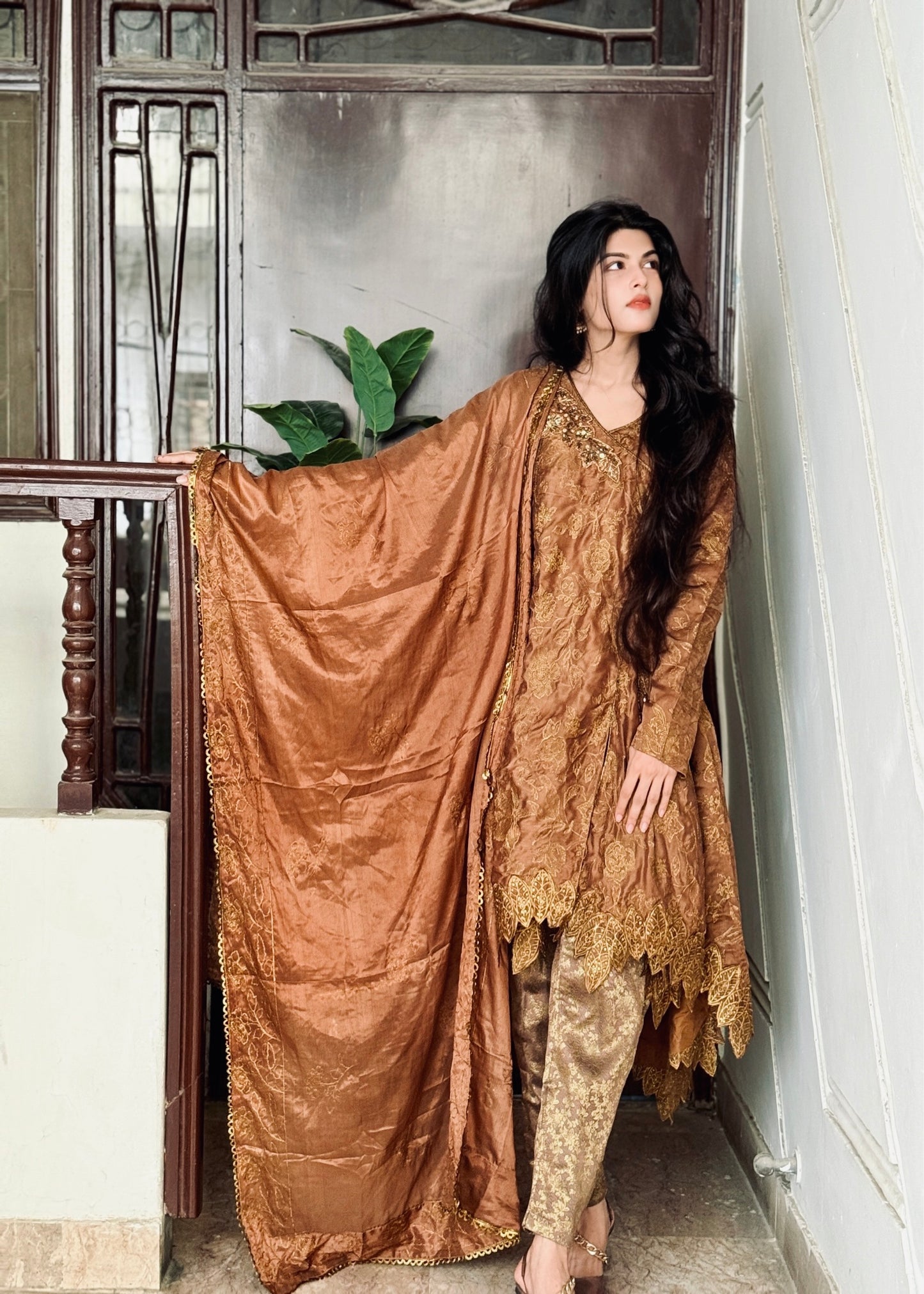 RAQS E GUL|SILK LUXURIOUS EMBROIDERED FROCK WITH EMBROIDERED SLEEVES WITH BEAUTIFULL DAMAN PATTI|JAMAWAR TROUSER|SILK EMBROIDERED DUPATTA MMG-799