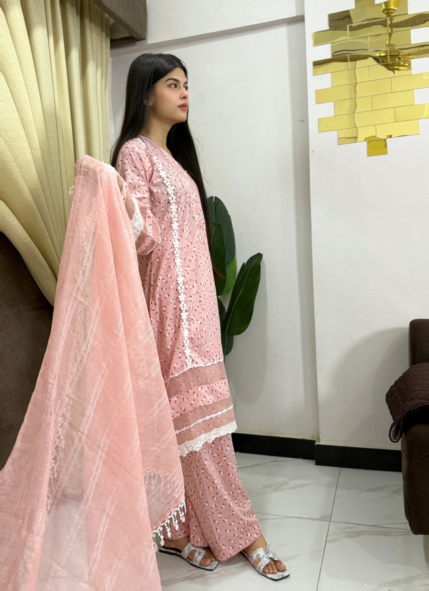 NOOR E BAHAR|3-PIECE PRINTED LAWN MIX CASUAL SHIRT WITH STYLISH SLEEVES|PLAIN PRINTED TROUSER|PLAIN DUPATTA WITH LAICE MMG-997