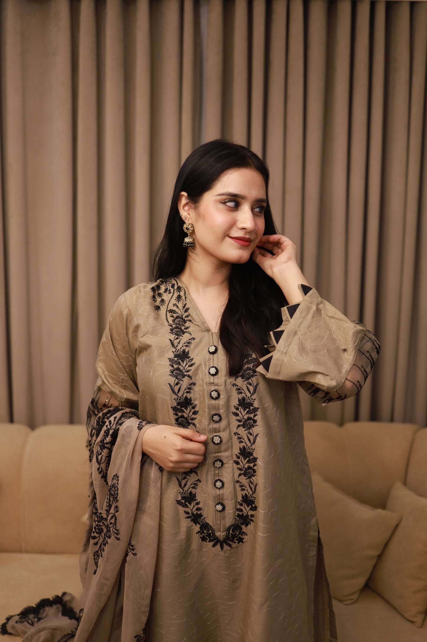 MEHERBANO|3-PIECE COTTON WITH CHICKEN KARI EMBROIDERED SHIRT|BELL-BOTTOM EMBROIDERED TROUSER|CHIFFON EMBROIDERED DUPATTA MMG-973