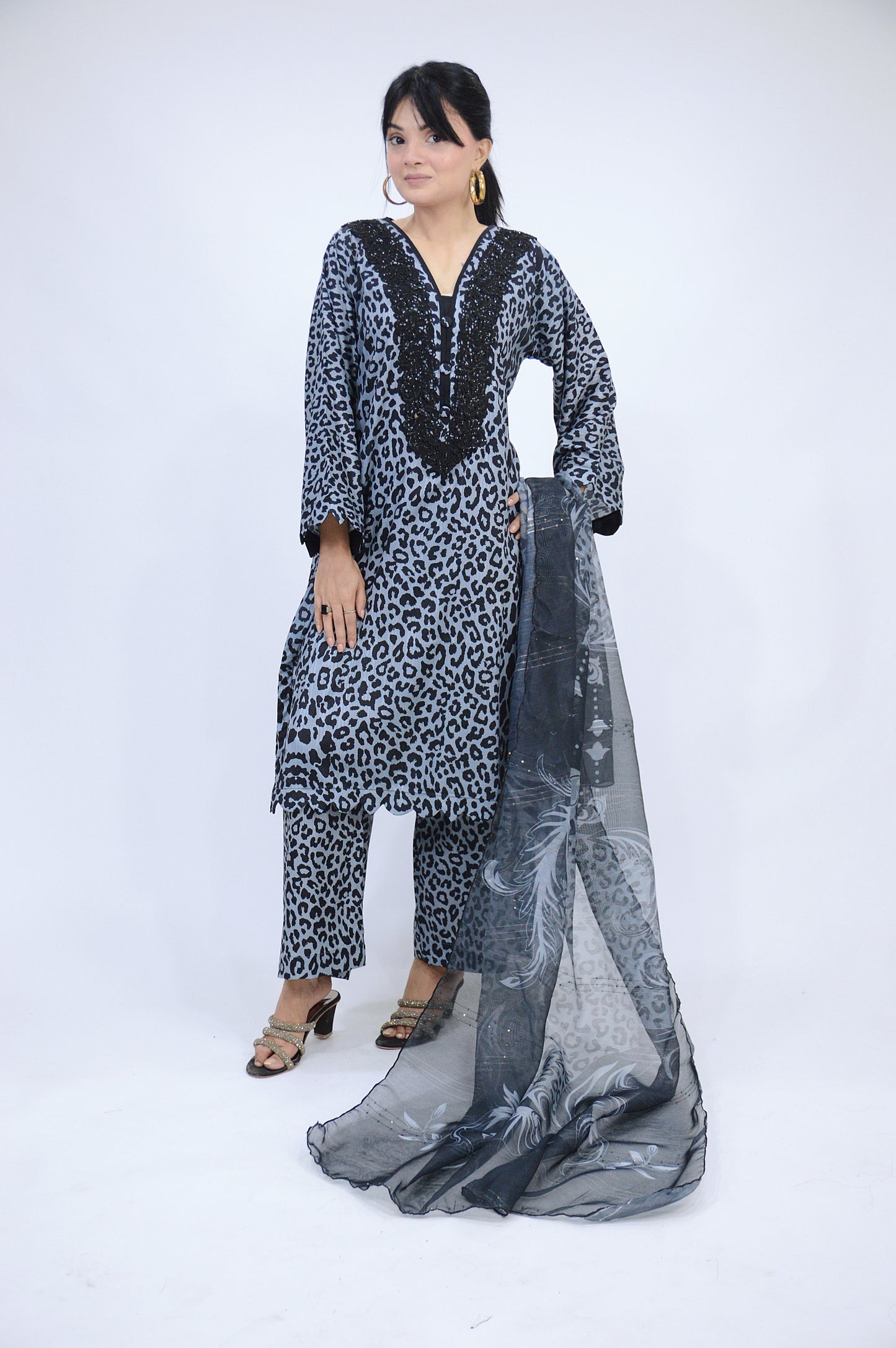 CHEETAH CHARM|3-PIECE STAPLE PRINTED SHIRT WITH EMBROIDERED NECK|ELEGANT PRINTED TROUSER|STAPLE SEQUENCE PRINTED DUPATTA MMG-1069