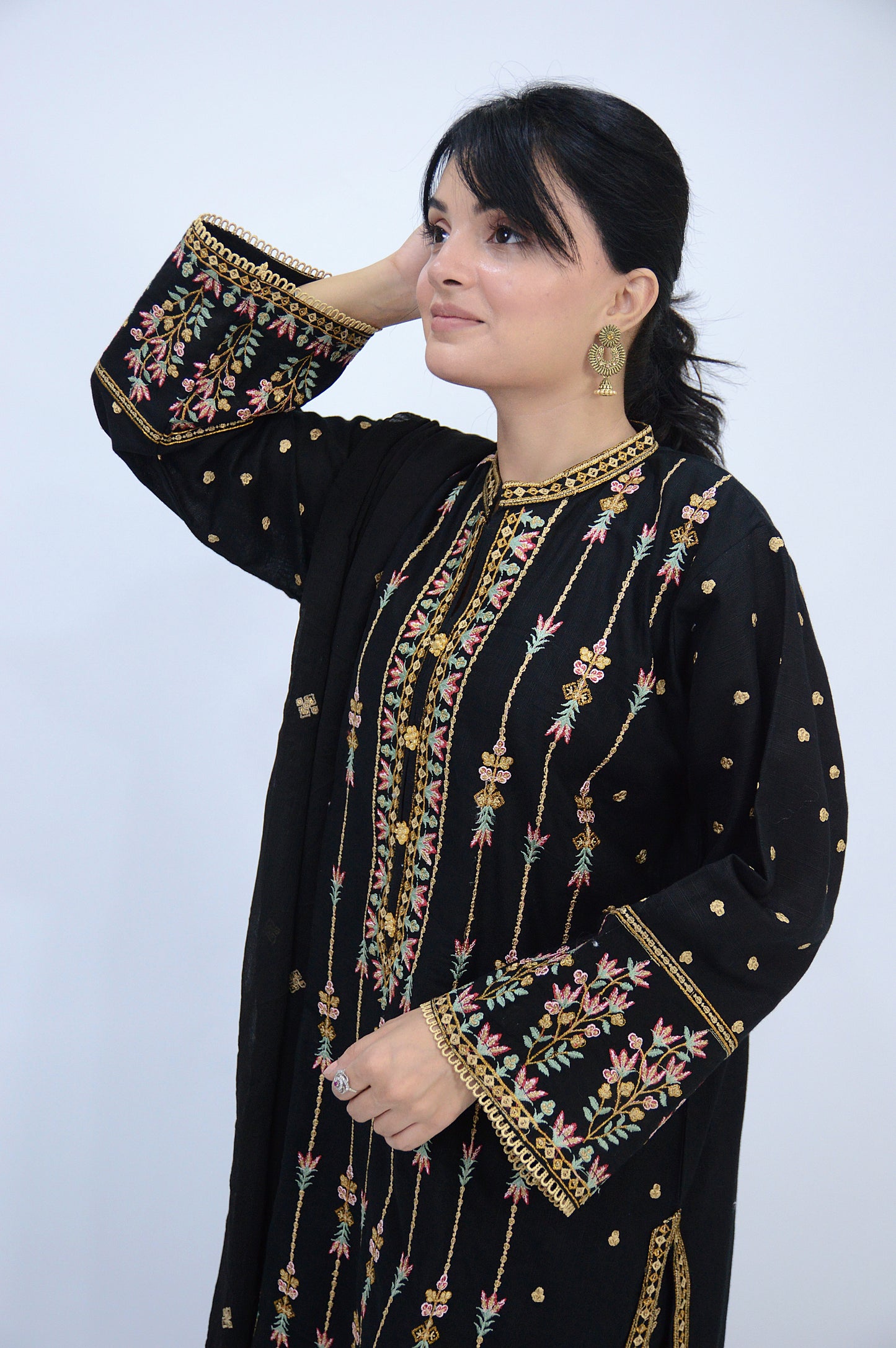 MAJESTIC WINTER ELEGANCE|3-PIECE KHADDAR EMBROIDERED SHIRT|EMBROIDERED FLAPPER|CHIFFON EMBROIDERED DUPATTA MMG-814