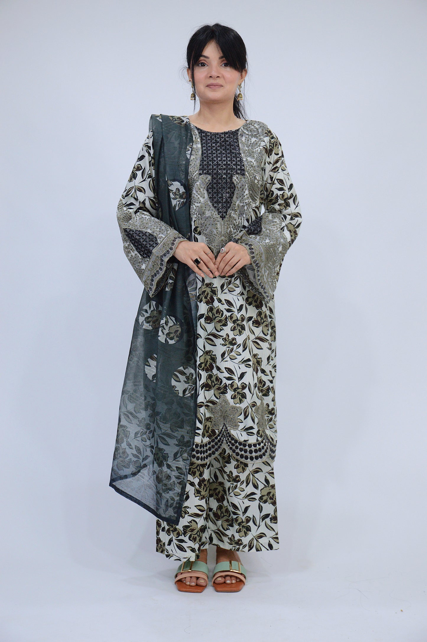 COMMANDO PRINTED|3-PIECE STAPLE PRINTED SHIRT WITH SITARA WORK|PRINTED TROUSER|MONAR PRINTED DUPATTA MMG-1051