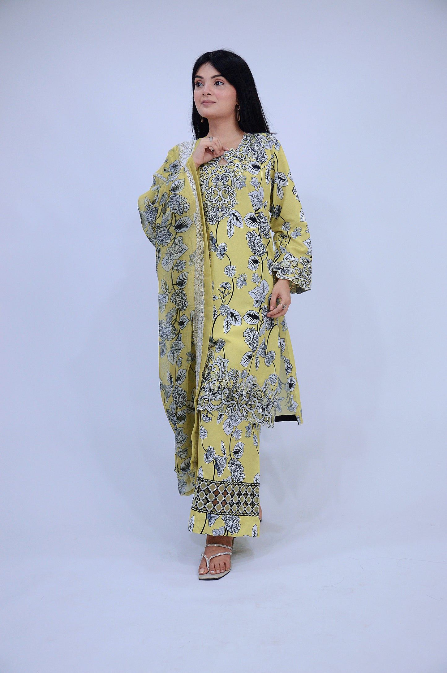 NOORAIN|3-PIECE DIGITAL STAPLE PRINTED SHIRT WITH EMBROIDERED CUTWORK|PRINTED CUTWORK FLAPPER|SILK PRINTED DUPATTA WITH BORDER MMG-1057
