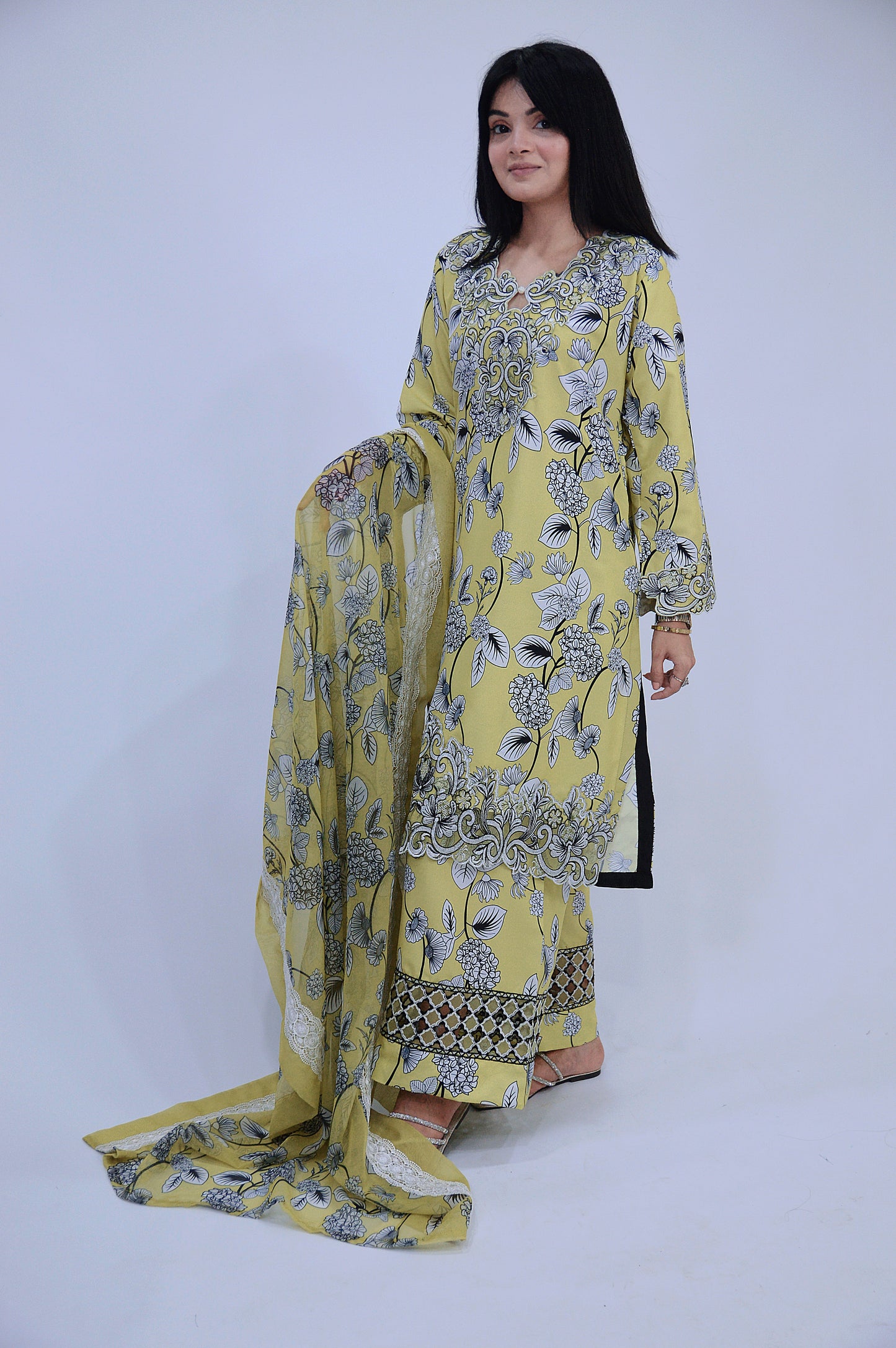 NOORAIN|3-PIECE DIGITAL STAPLE PRINTED SHIRT WITH EMBROIDERED CUTWORK|PRINTED CUTWORK FLAPPER|SILK PRINTED DUPATTA WITH BORDER MMG-1057