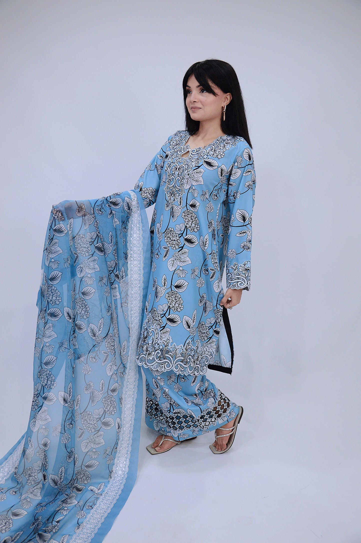NOORAIN|3-PIECE DIGITAL STAPLE PRINTED SHIRT WITH EMBROIDERED CUTWORK|PRINTED CUTWORK FLAPPER|SILK PRINTED DUPATTA WITH BORDER MMG-1057