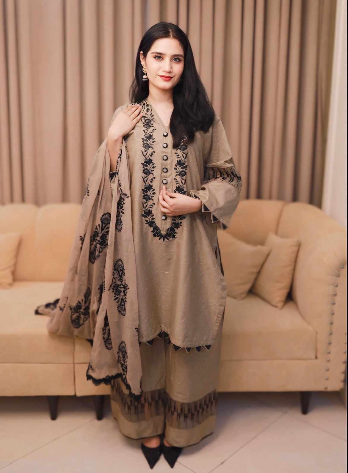 MEHERBANO|3-PIECE COTTON WITH CHICKEN KARI EMBROIDERED SHIRT|BELL-BOTTOM EMBROIDERED TROUSER|CHIFFON EMBROIDERED DUPATTA MMG-973
