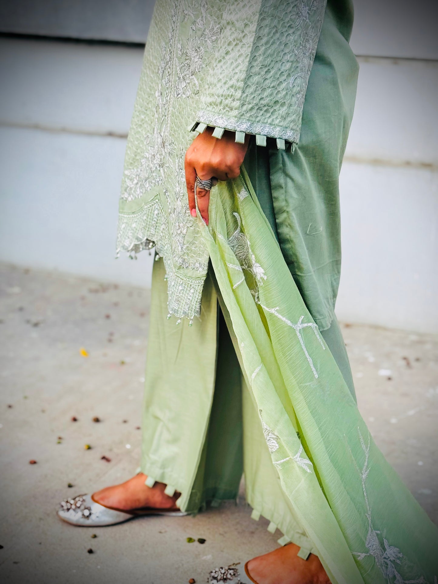 ANDAAZ E NOOR | 3-PIECE 100% COTTON EMBROIDERED SHIRT|COMFORTABLE COTTON TROUSER|CHIFFON EMBROIDERED DUPATTA MMG-933