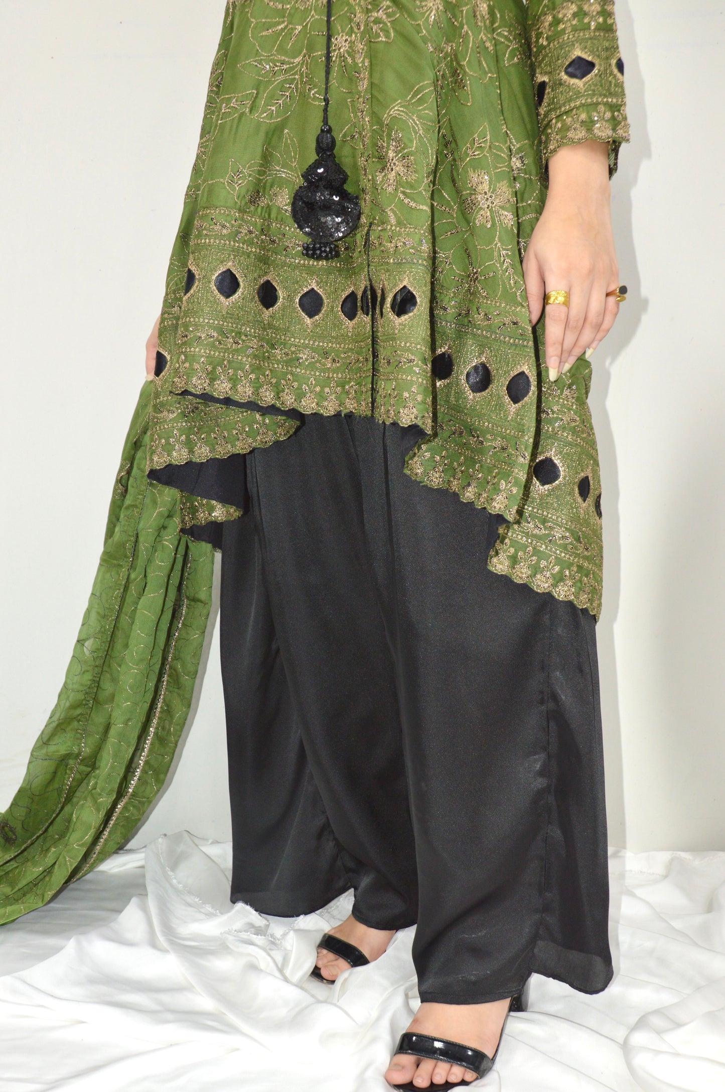 MEHRUNNISA|3-PIECE CHIFFON BACKTAIL EMBROIDERED FROCKWITH SEQUENCE WORK|SILK SHELLER BOTTOM|CHIFFON EMBROIDERED DUPATTA MMG-1006