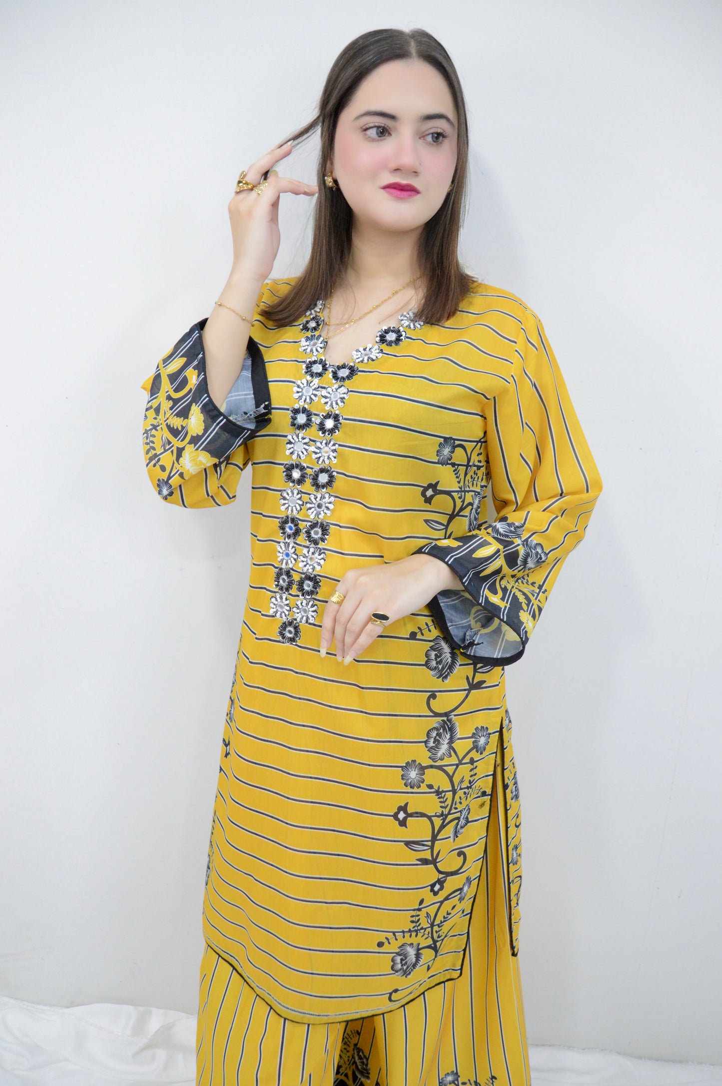 ZEBA|3-PIECE SWISS LAWN TWISTED PRINTED EMBROIDERED SHIRT|PRINTED FLAPPER|SWISS PRINTED DUPATTA MMG-1052