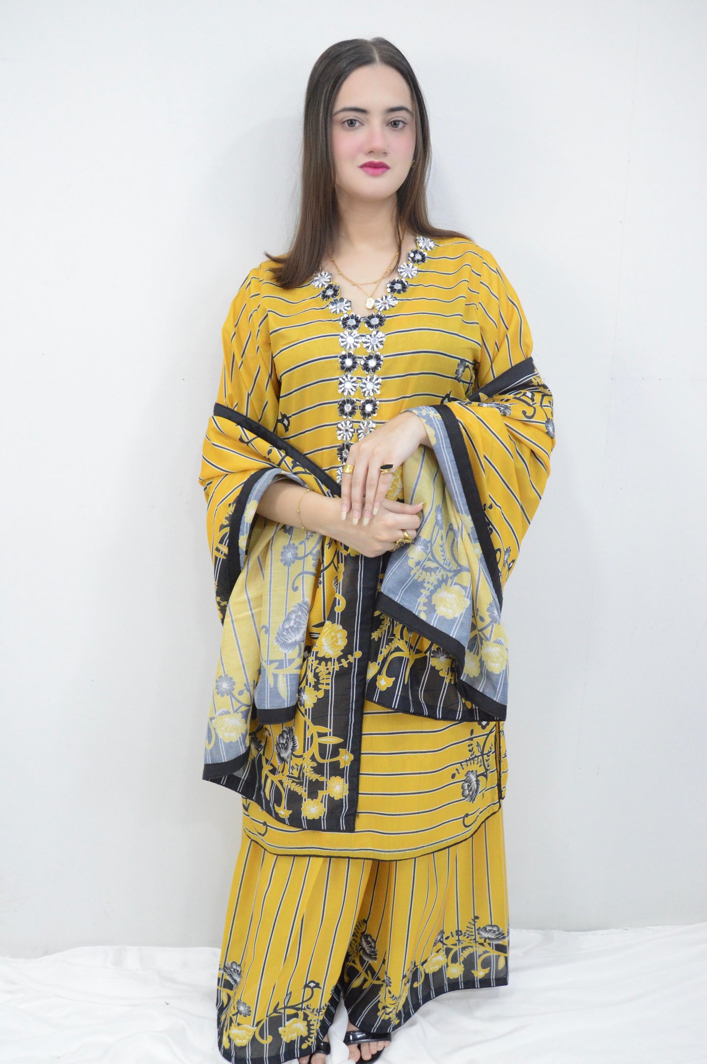 ZEBA|3-PIECE SWISS LAWN TWISTED PRINTED EMBROIDERED SHIRT|PRINTED FLAPPER|SWISS PRINTED DUPATTA MMG-1052