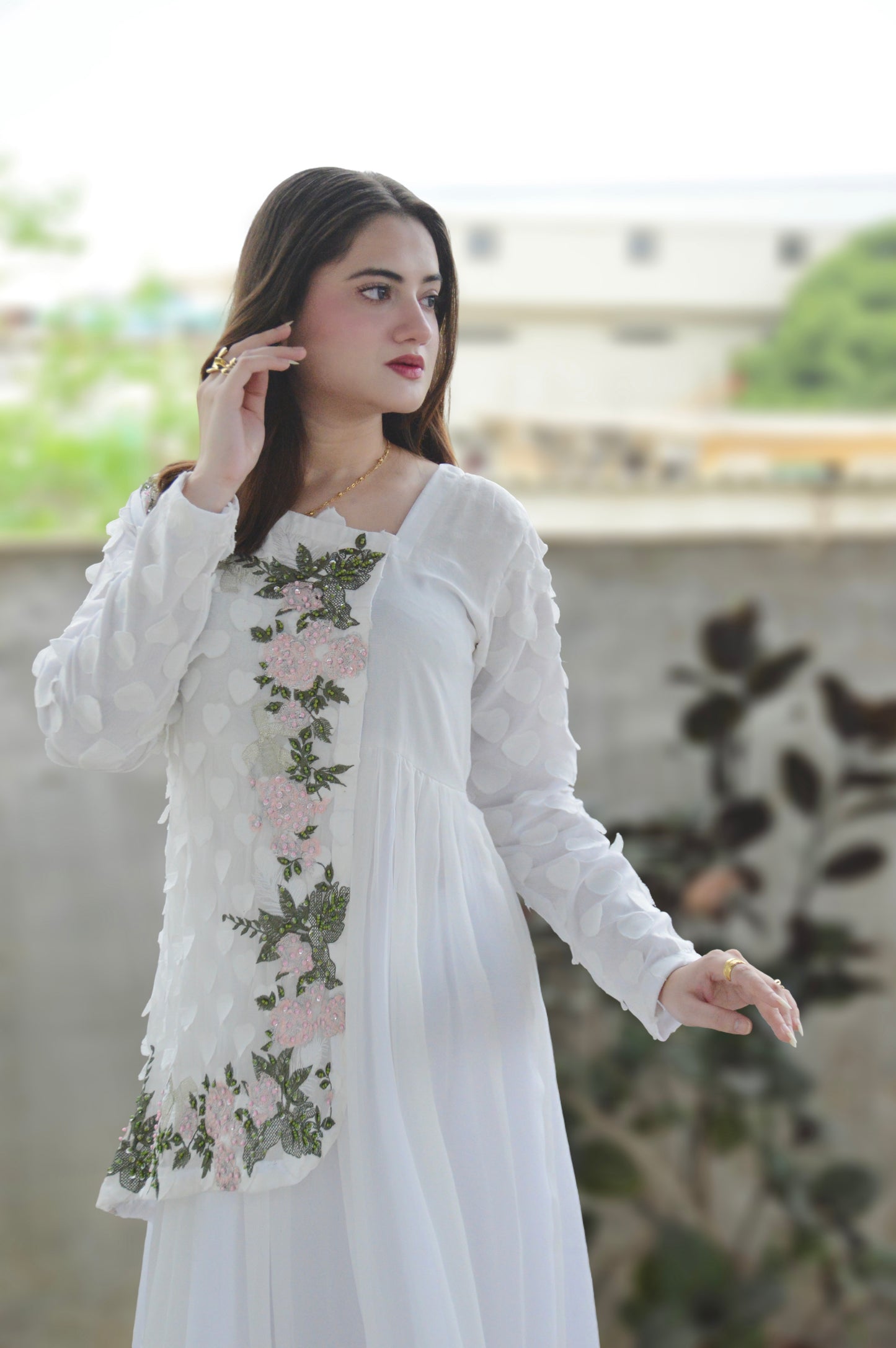 ROYAL WHISPER|LONG LENGTH MAXI WITH APPLIQUE & HAND EMBELLISHMENTS|TROUSER WITH STITCHING PATTERN|SOFT CHIFFON DUPATTA WITH LACE DETAILING MMG-1002