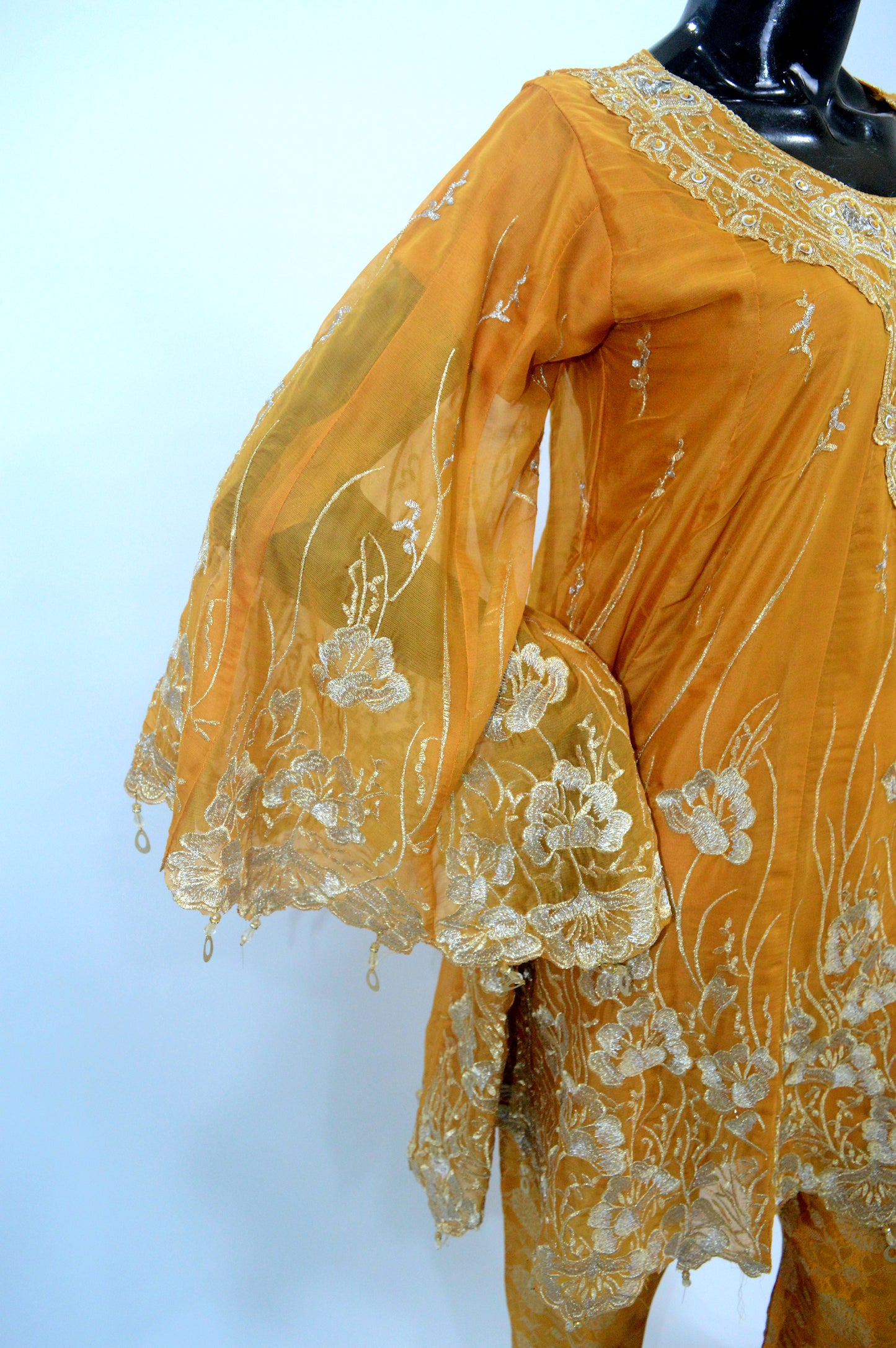 GULZAR|3-PIECE CHIFFON EMBROIDERED FROCK WITH UMBRELLA SLEVES|JAMAWAR TROUSER|EMBROIDERED DUPATTA MMG-843