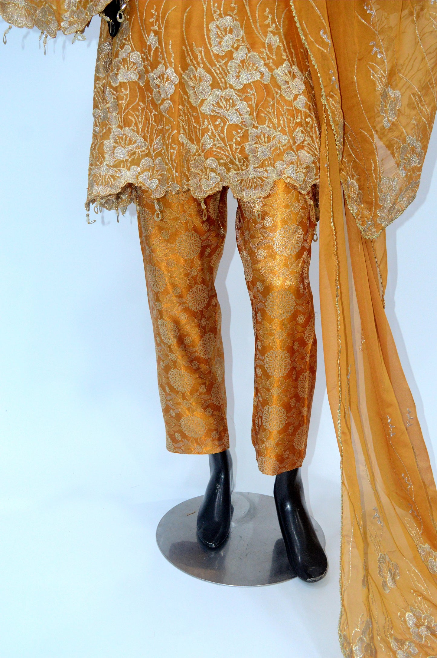 GULZAR|3-PIECE CHIFFON EMBROIDERED FROCK WITH UMBRELLA SLEVES|JAMAWAR TROUSER|EMBROIDERED DUPATTA MMG-843