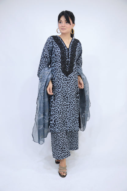 CHEETAH CHARM|3-PIECE STAPLE PRINTED SHIRT WITH EMBROIDERED NECK|ELEGANT PRINTED TROUSER|STAPLE SEQUENCE PRINTED DUPATTA MMG-1069