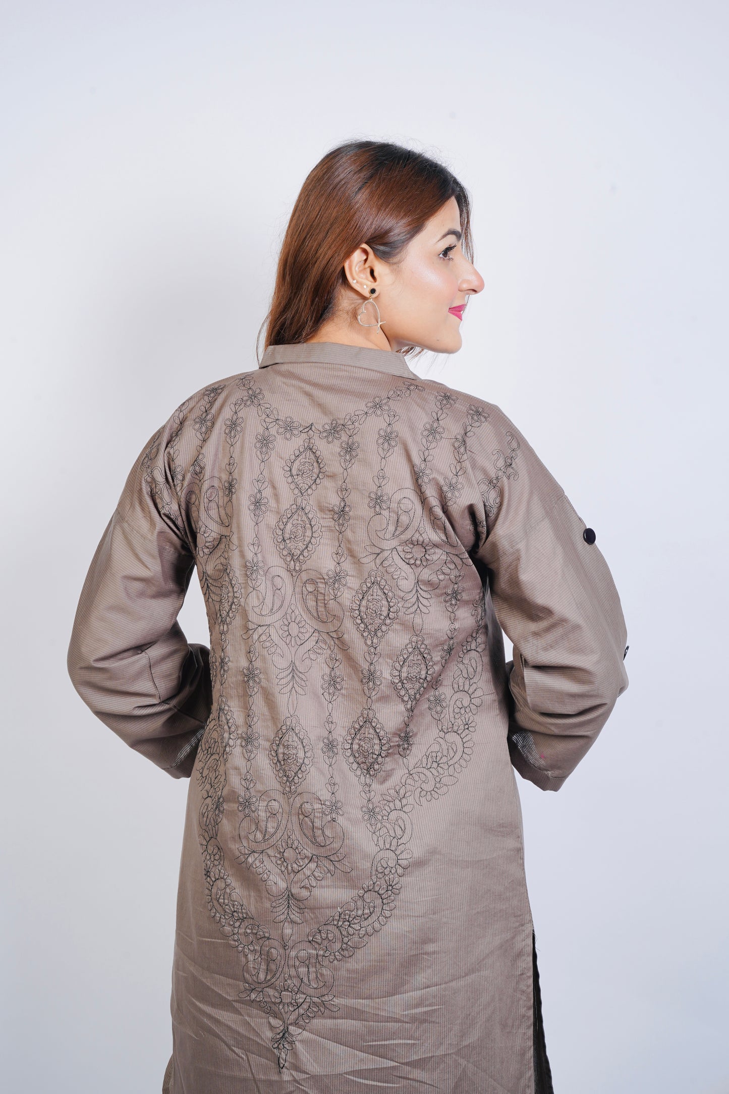 CASUAL CHIC|2-PIECE DORIA COTTON SHIRT WITH EMBROIDERED BACK BUNCH|BELL-BOTTOM TROUSER WITH TUSSELS MMG-960